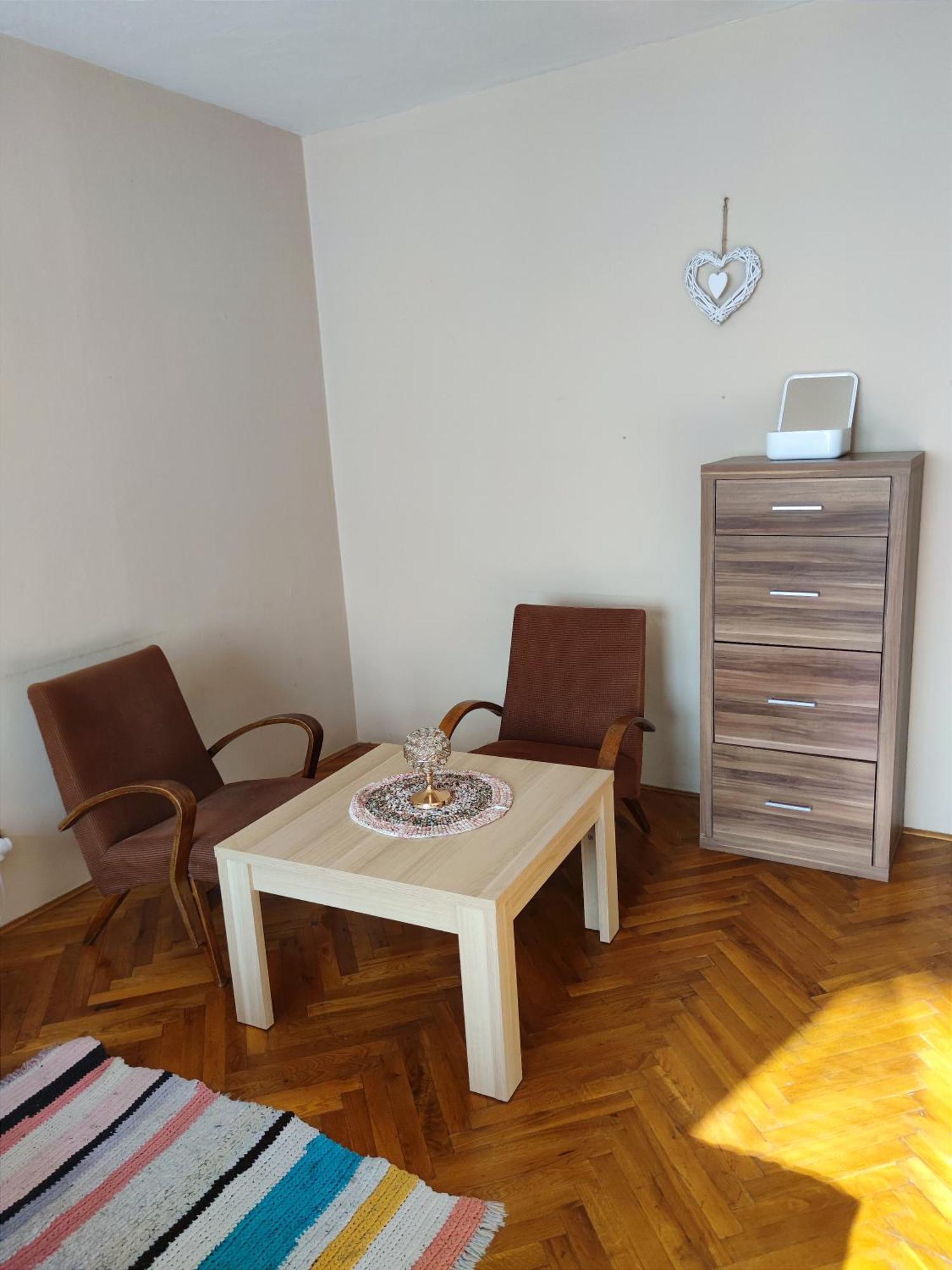 Fast Apartment In The Centrum Levice Exterior photo